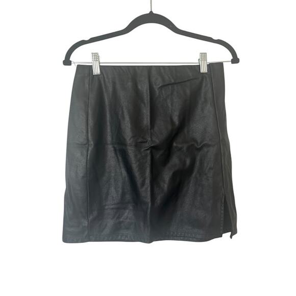 IRIS Black Faux Leather Mini Skirt W/Side Slit Size L - Picture 1 of 5
